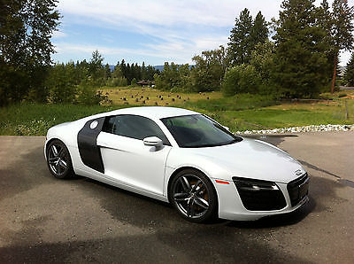 Audi : R8 S-tronic, loaded, 4.2L 2014 audi r 8 4.2 l loaded mint condition clean carfax