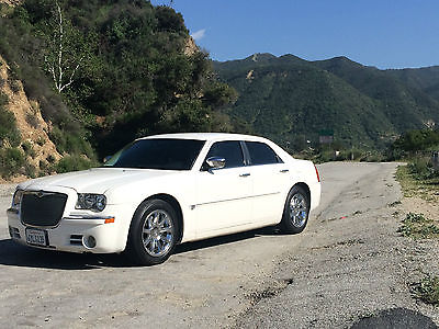 Chrysler : Other 300c Hemi- Very Clean-Pearl White 2006 chrysler 300 c hemi immaculate pearl white