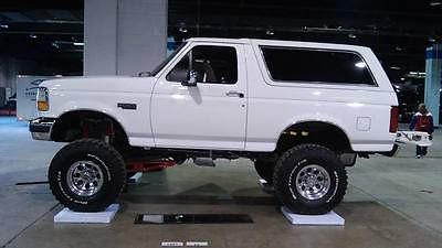 Ford : Bronco XLT 1993 ford bronco xlt lariat sport utility 2 door 5.0 l