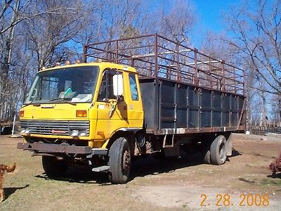 Other Makes 2-door dump truck 1986 international nissan 22 foot dump truck