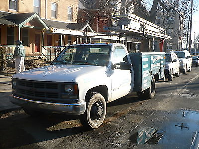 Chevrolet : Silverado 3500 Chevy 3500 pick up truck with Readding Box bed
