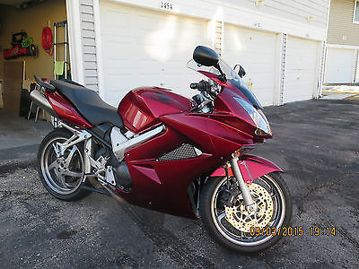 Honda : Interceptor Honda VFR800 interceptor