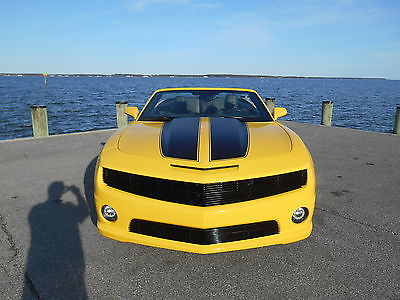 Chevrolet : Camaro SS Convertible 2-Door 2011 chevrolet camaro ss 2 convertible 2 door 6.2 l yellow auto as new condition