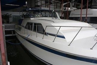 1984 Chris Craft 381 Catalina 38ft Cabin Cruiser Boat, 700 Hours Twin Crusaders!