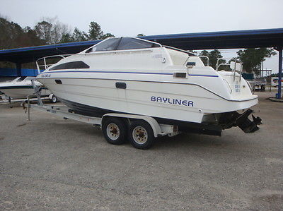 1990 Bayliner Ciera 2651 Express - 350 ci MerCrusier - Solid Floors - Running