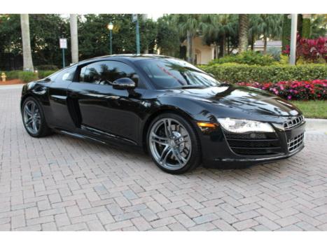 Audi : R8 2dr Cpe Auto Audi R8 V10 Automatic, Clean CarFax, Bang and Olufsen We Finance