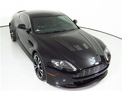 Aston Martin : Vantage 2dr Coupe Manual Carbon Black V12 VANTAGE CARBON BLACK EDITION NAVIGATION SPORT SEATS 700 WATT SOUND SYSTEM