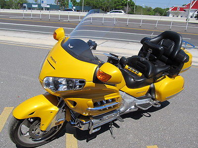 Honda : Gold Wing 2002 honda goldwing gl 1800 excellent condition