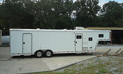 Featherlite Motorcycle Trailer / Toy Hauler, 40 ft, model 4940