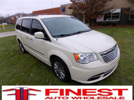 Chrysler : Town & Country Touring L 2013 chrysler town and country l navigation rear view camera dvd system leahter