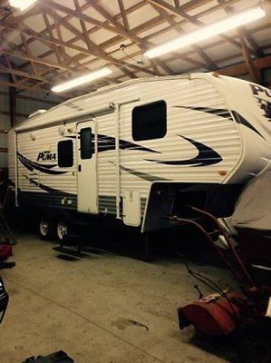 2011 Palomino Puma 230FBS 5th Wheel with 2005 Ford F250 Package Deal