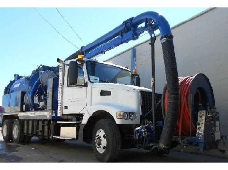 2002 Vac-Con V311LHA/1300 Combination Sewer Cleaner - FAN