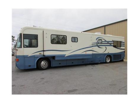 2000 Country Coach Intrigue M350