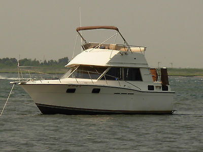 CARVER 1981 30ft Aft Cabin -HUGE, sleeps 8+, A/C and in great condition