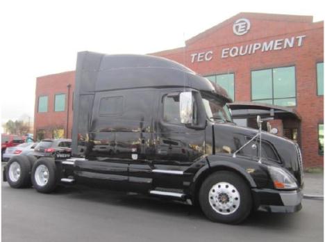 2013 VOLVO VNL64T730