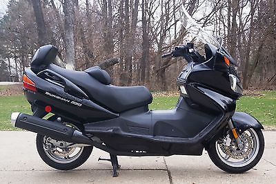 Suzuki : Other Suzuki Burgman 650 Power Scooter - Excellent Condition! Givi Windshield