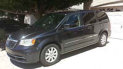 Chrysler : Town & Country Touring 2014 chrysler town country touring minivan low miles stow go clean title new