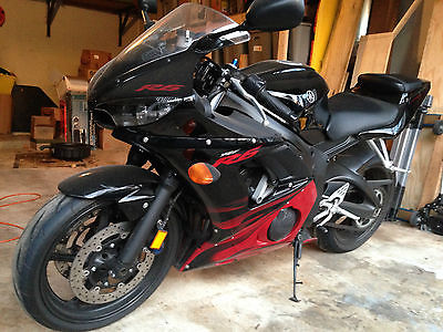Yamaha : YZF-R 2003 yzf r 6 black with red flames