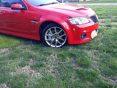 Pontiac : G8 4dr Sdn GXP 6 speed manual liquid red low miles non smoker no accidents