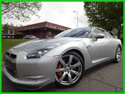 Nissan : GT-R Premium 2 OWNERS CLEAN CARFAX SUPER SILVER! 3.8 l navigation bose gtr logo mats cold weather pkg super clean priced to sell