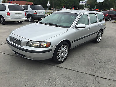 Volvo : V70 premium  volvo v70 2.4T *extra clean turbo wagon*