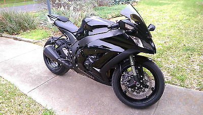 Kawasaki : Ninja 2011 zx 10 r excellent condition low miles new tires upgrades dyno tuned zx 10 r