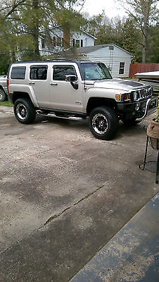 Hummer : H3 luxury 2007 h 3 leveled oversized tires rims garage kept extremely clean ride