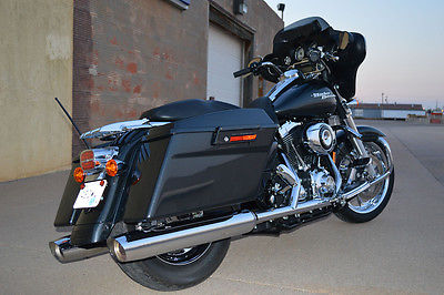Harley-Davidson : Touring 2008 harley davidson touring flhx 2 250 miles showroom condition black pearl