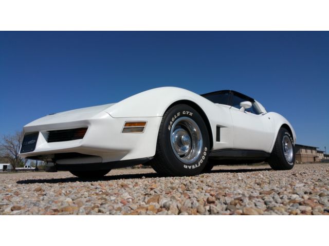 Chevrolet : Corvette Base Coupe 2-Door 1981 chevy corvette glass t top automatic 57 k miles nice older vette