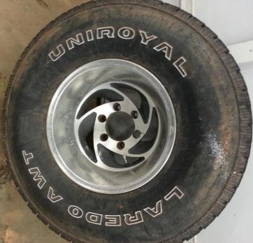 One Uniroyal Laredo AWT 33x15.50R15LT Tire, 0