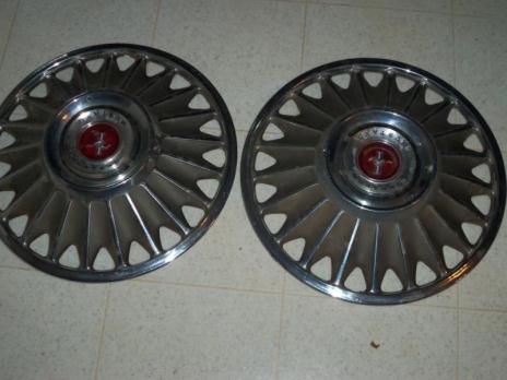 1967 ford mustang hubcaps, 2