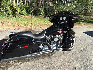 Harley-Davidson : Touring 2010 harley davidson street glide good condition low miles