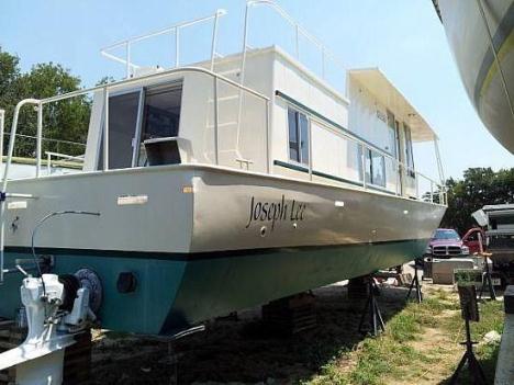 40' 1969 River Queen Houseboat
