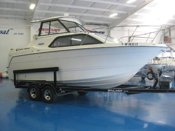 2005 Bayliner 242 Classic