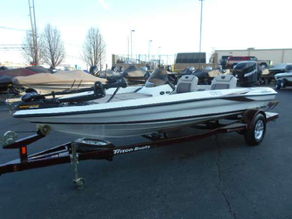 2006 TRITON BOATS TR-186 SC