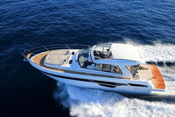 2016 Bavaria Yachts USA 450 Sport Coupe