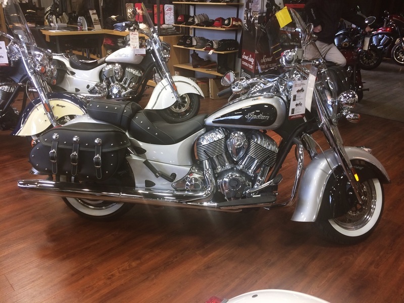 2016 Indian Chief Vintage Star Silver and Thunder Black