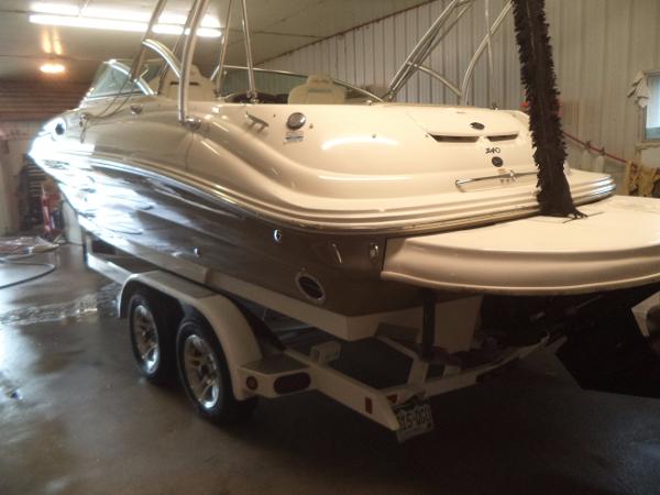 2007 Sea Ray 240  Sundeck