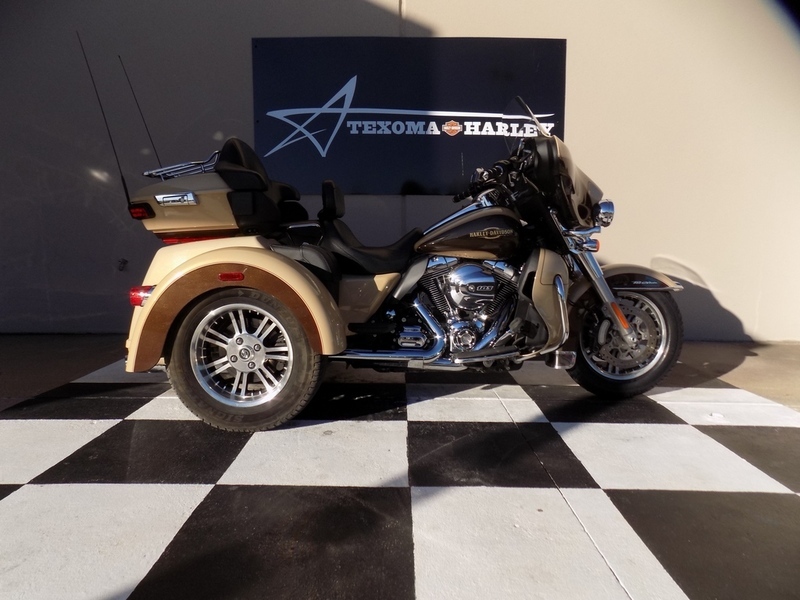 2014 Harley-Davidson FLHTCUTG - Tri Glide Ultra