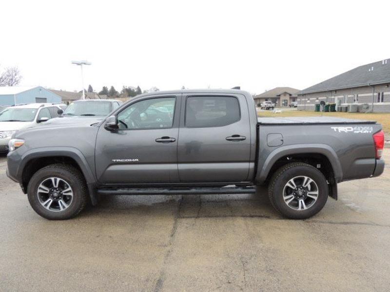 2016 Toyota Tacoma SR V6