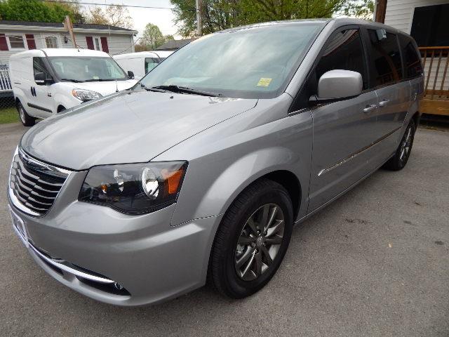 2015 Chrysler Town and Country S