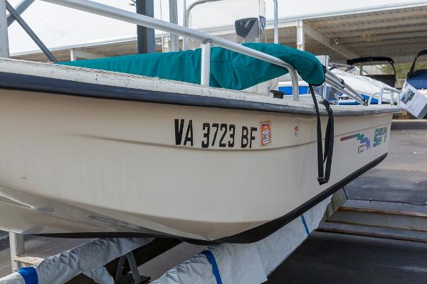 2004 Carolina Skiff 17CC