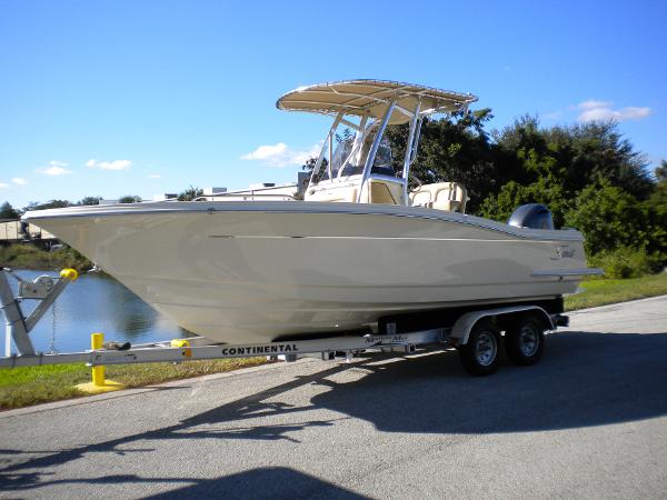 2017 Scout Boats 215 XSF