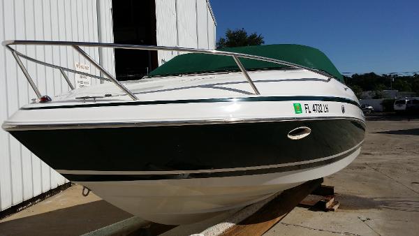 2000 Chris Craft 215 CUDDY