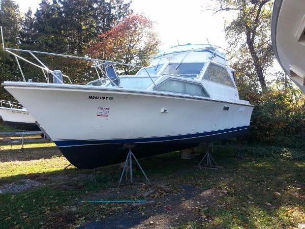 1973 Pacemaker Cabin Cruiser