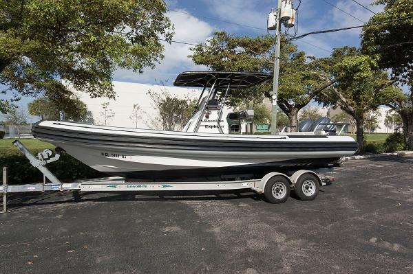 2001 Protector 25 Center Console