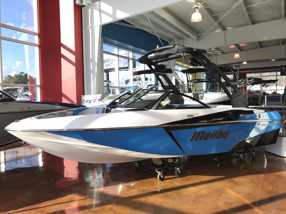 2017 Malibu Boats LLC 20 VTX