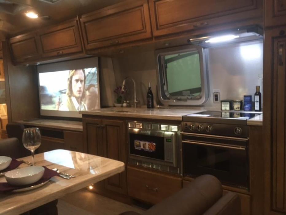 2017 Airstream Classic CL 33AWB QUEEN