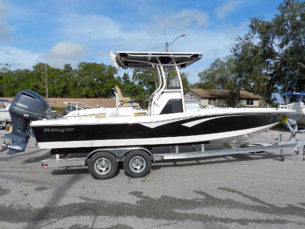 2016 Ranger 2510 Bay Ranger