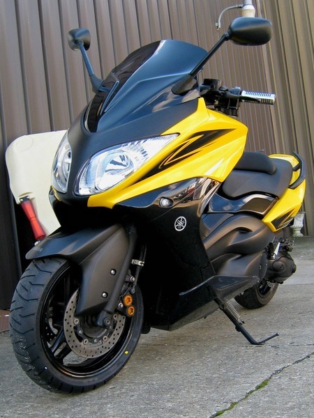 2009 Yamaha TMAX Cadmium Yellow